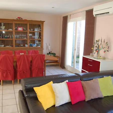 La Maison De Peggy * Garons